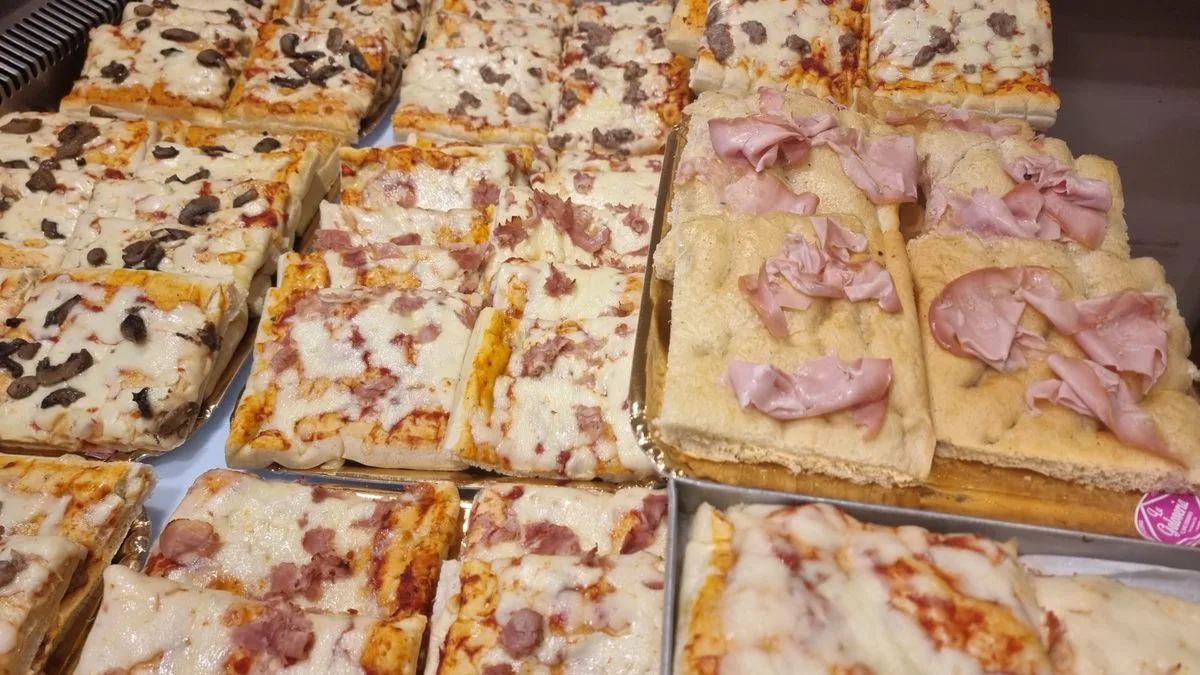 Pizza bianca prosciutto cotto al taglio gastronomia Lagosanto Ferrara