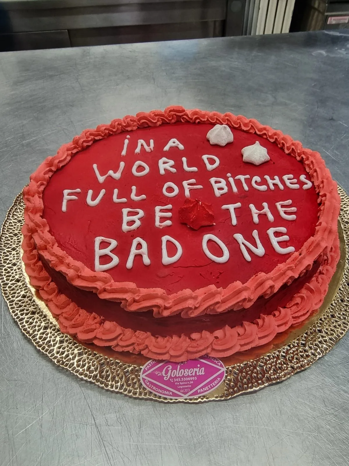 Torta rossa scritta personalizzata pasticceria